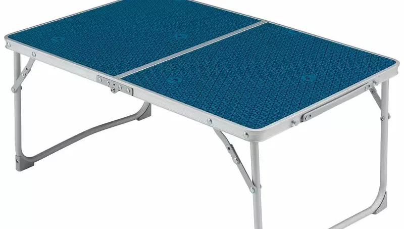 La table basse pliante de camping